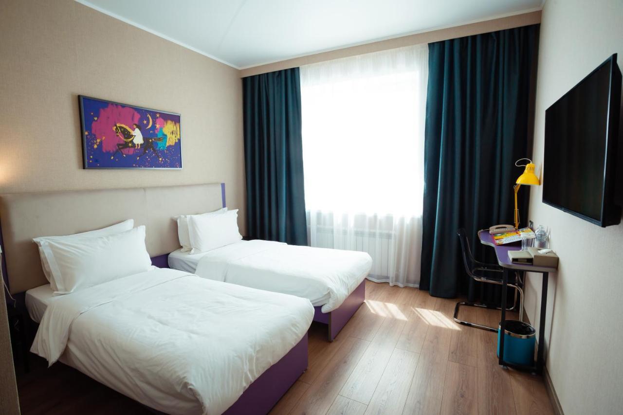 City Hotel Shymkent Ngoại thất bức ảnh