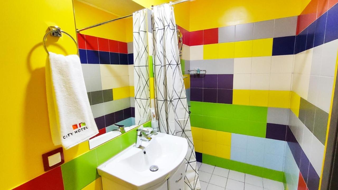 City Hotel Shymkent Ngoại thất bức ảnh
