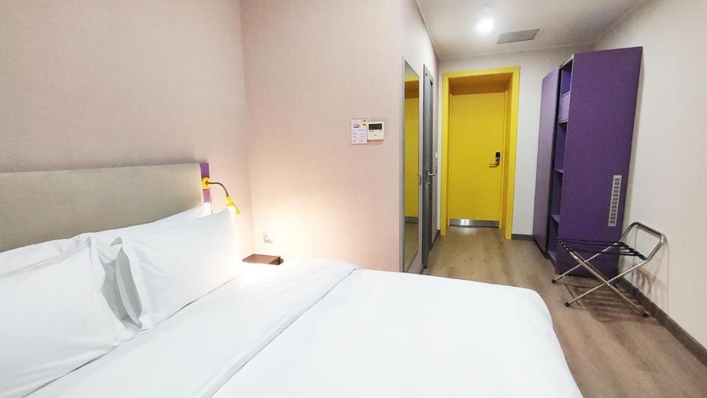 City Hotel Shymkent Ngoại thất bức ảnh
